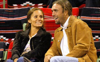 Cựu danh thủ Batistuta lên tiếng trước tin ly hôn vợ